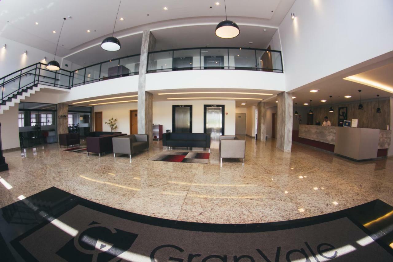 Summit Suites Hotel Касапава Экстерьер фото